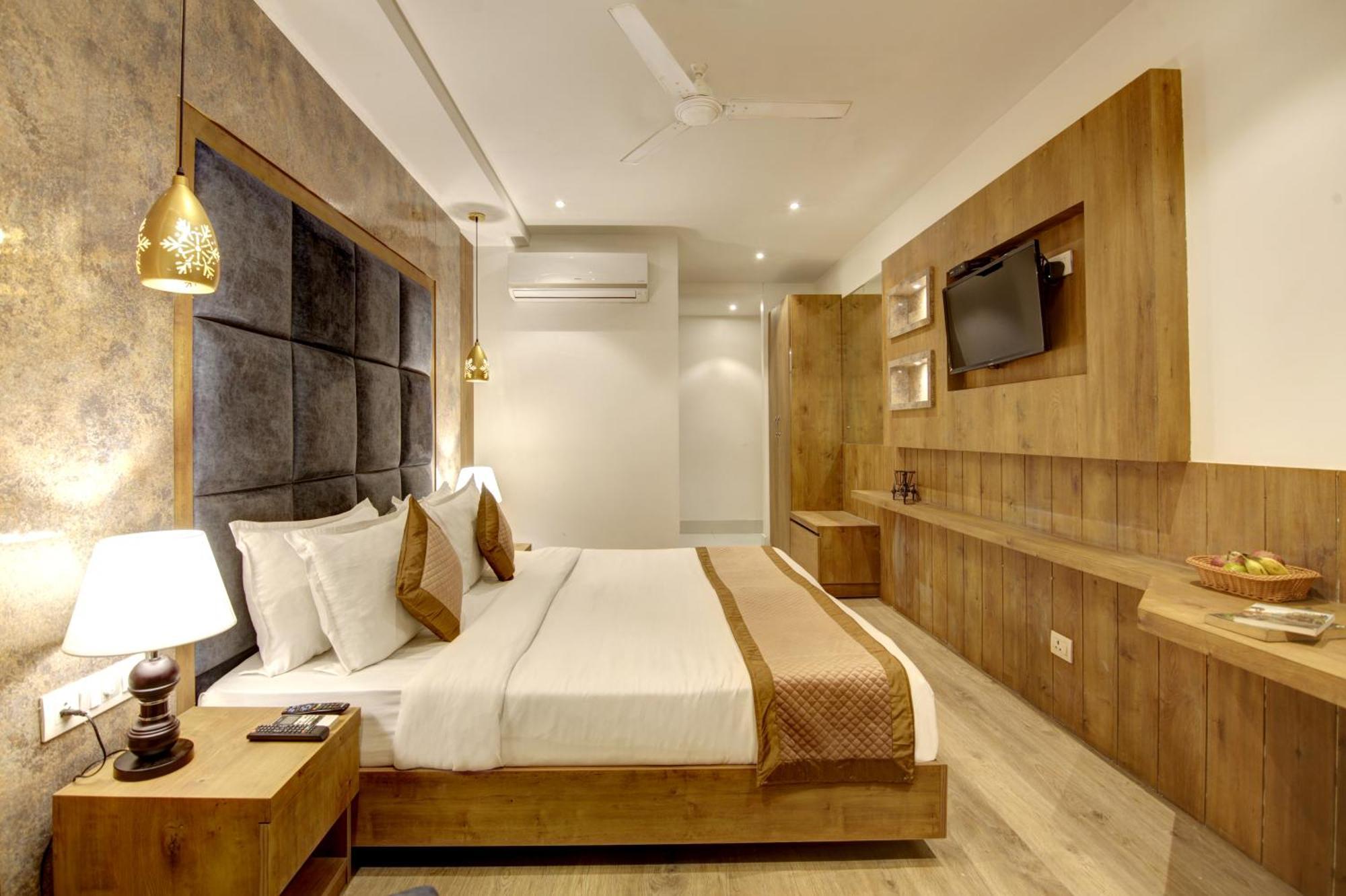 Hotel Town Grand Patel Nagar Nova Deli Exterior foto