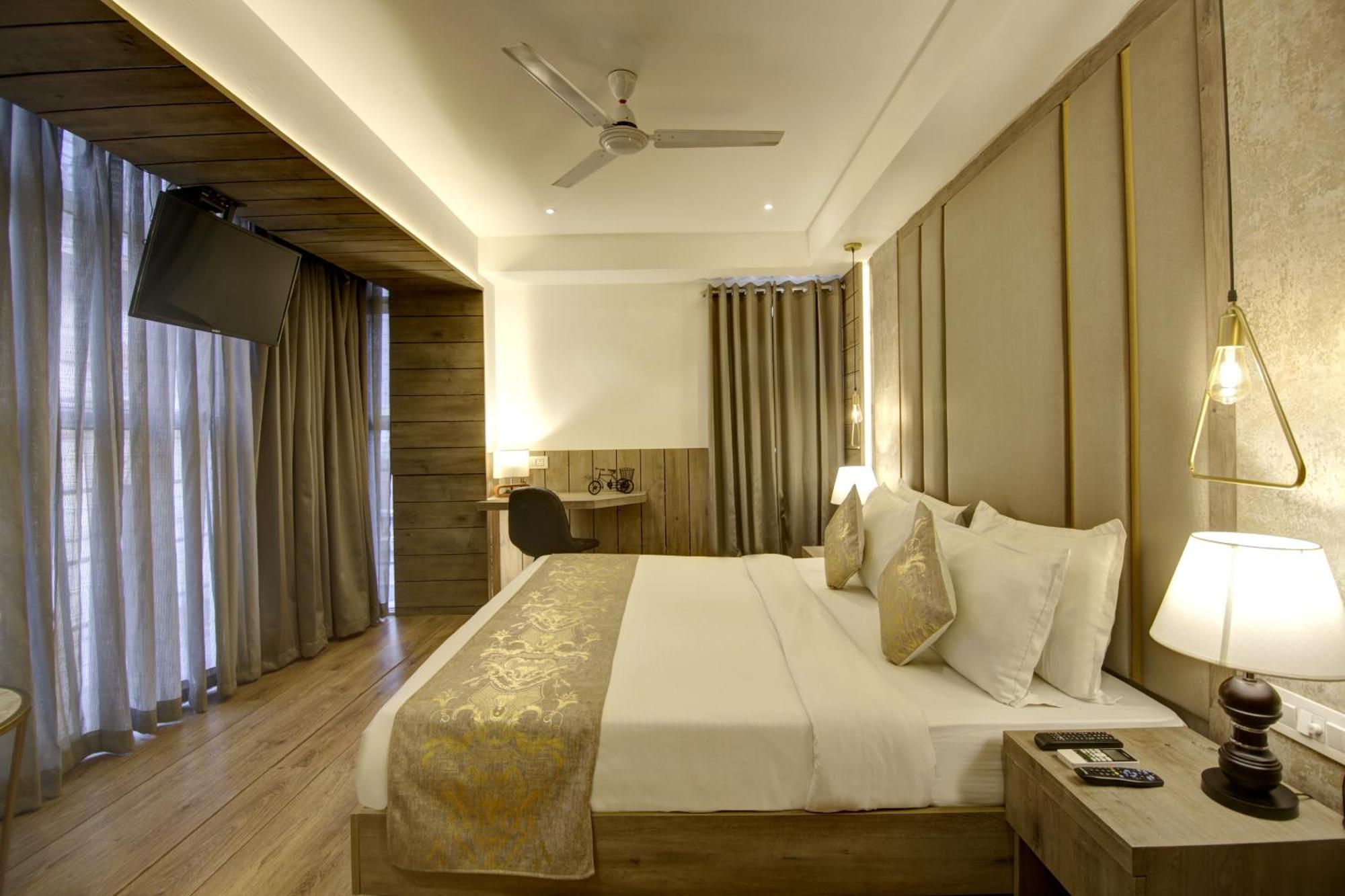 Hotel Town Grand Patel Nagar Nova Deli Exterior foto