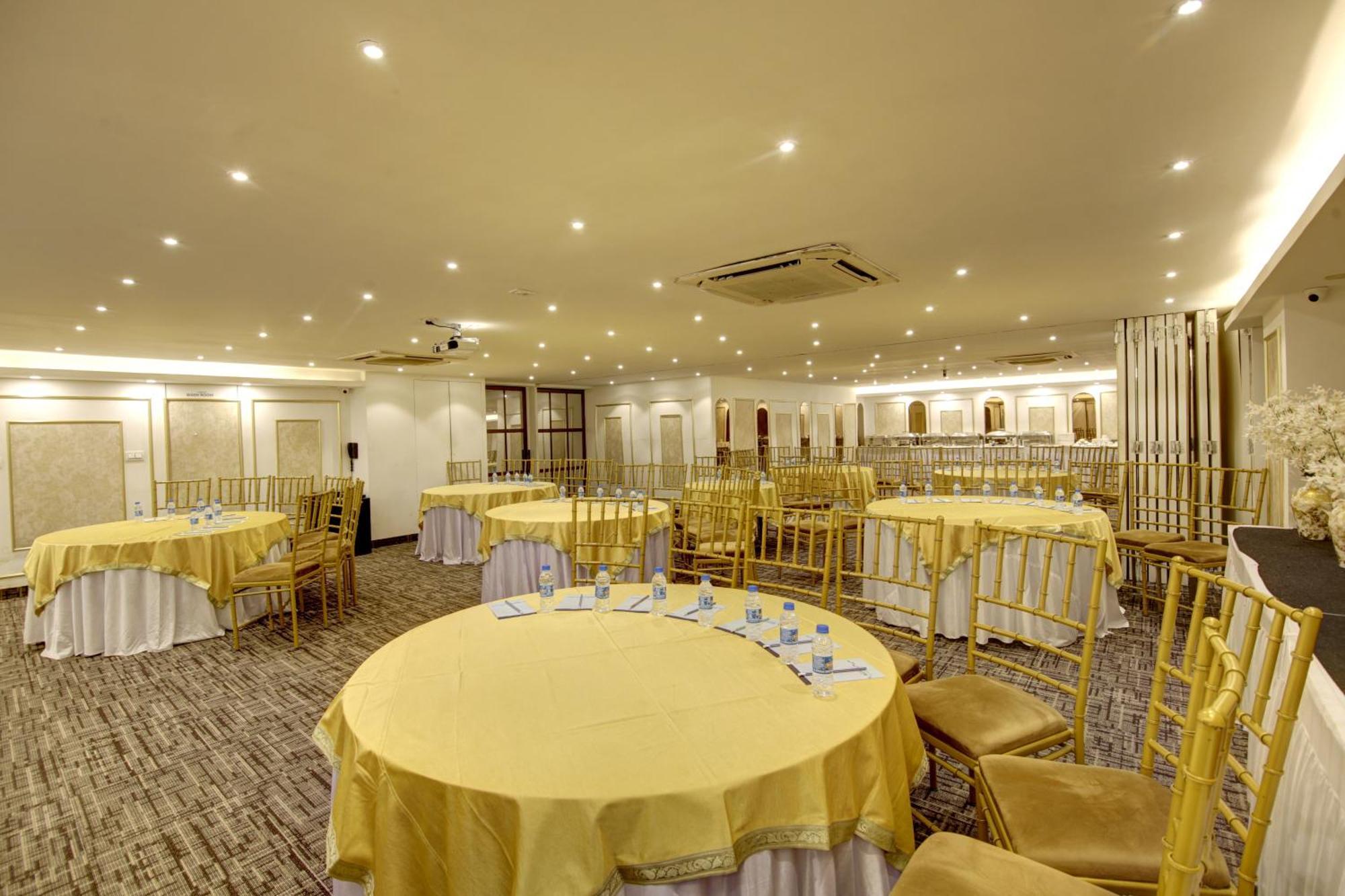 Hotel Town Grand Patel Nagar Nova Deli Exterior foto