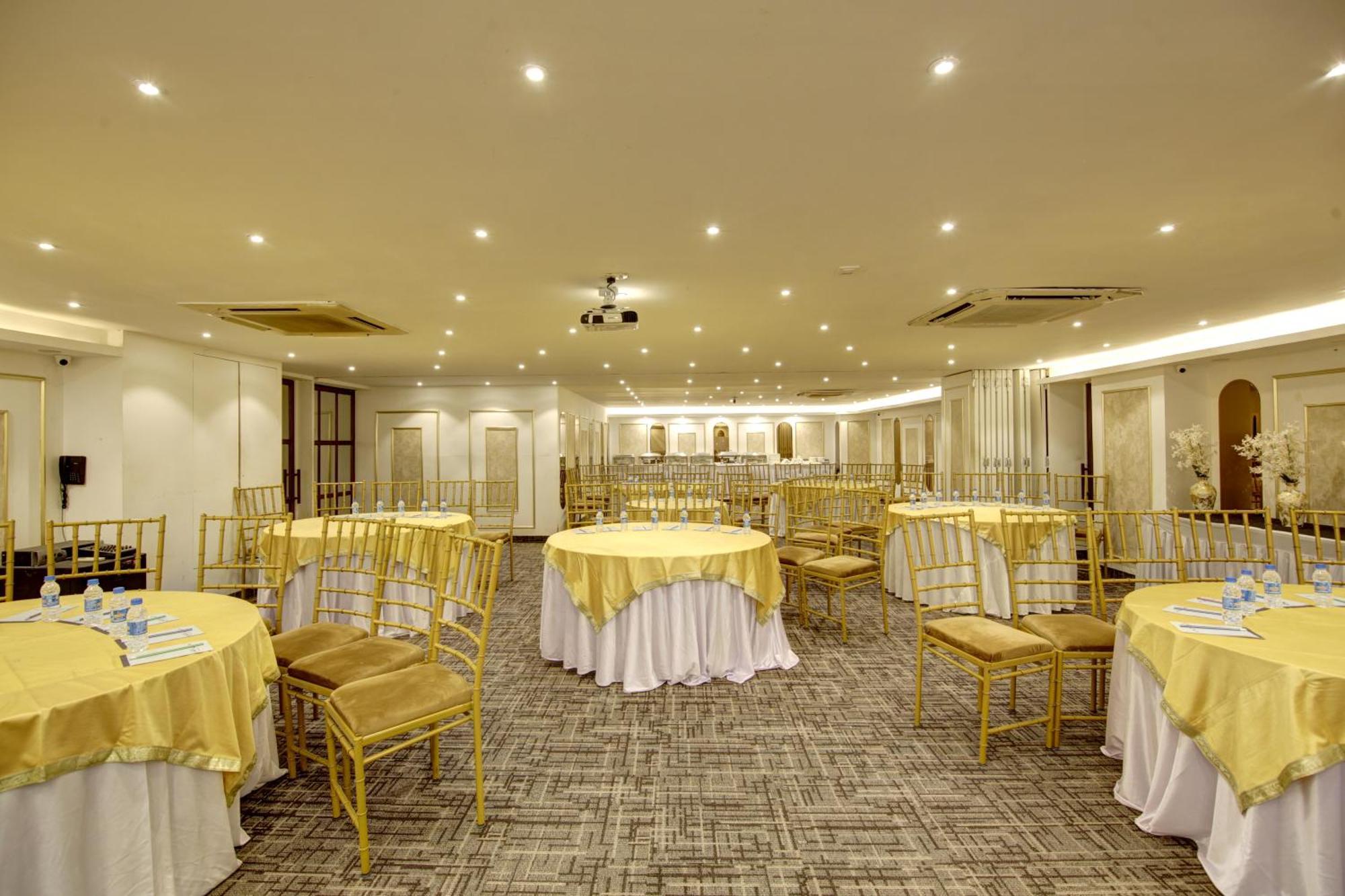 Hotel Town Grand Patel Nagar Nova Deli Exterior foto