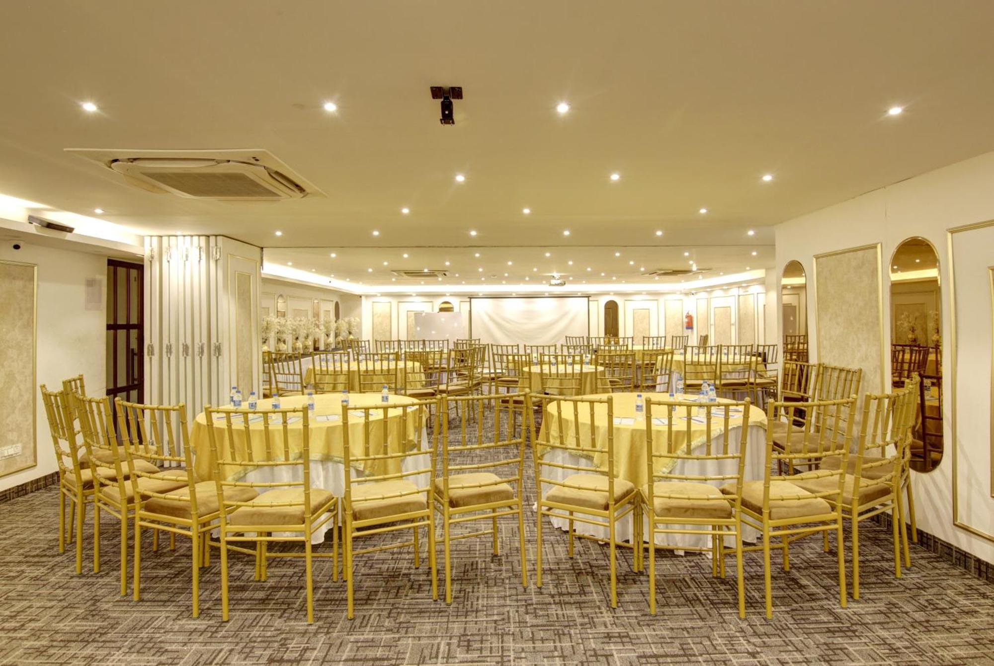 Hotel Town Grand Patel Nagar Nova Deli Exterior foto