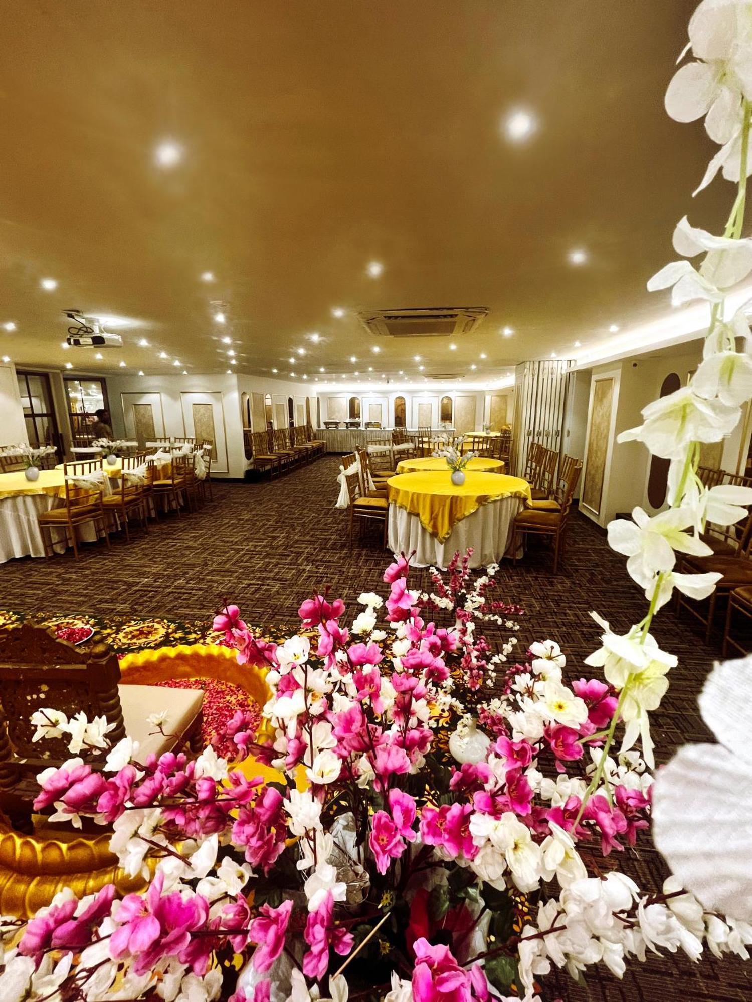 Hotel Town Grand Patel Nagar Nova Deli Exterior foto