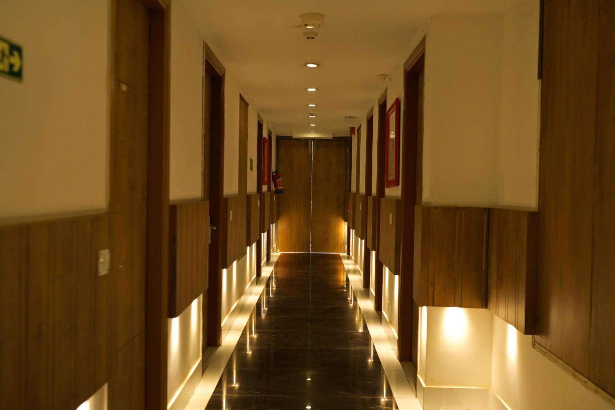 Hotel Town Grand Patel Nagar Nova Deli Exterior foto
