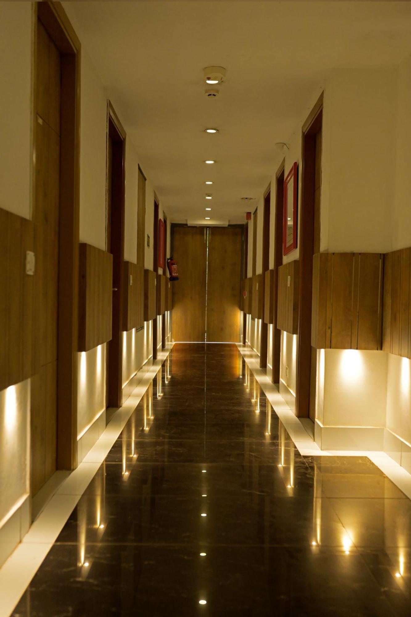 Hotel Town Grand Patel Nagar Nova Deli Exterior foto